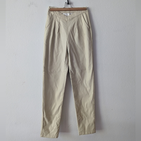 PrettyLittleThing Faux Leather Cream Pnats - Picture 2 of 10